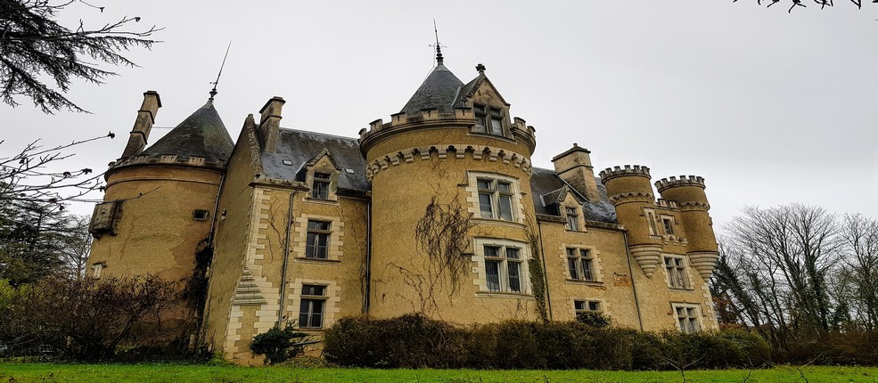 Wicca Podcasts - Claire Reliance Investigation et le Château de Fougeret !